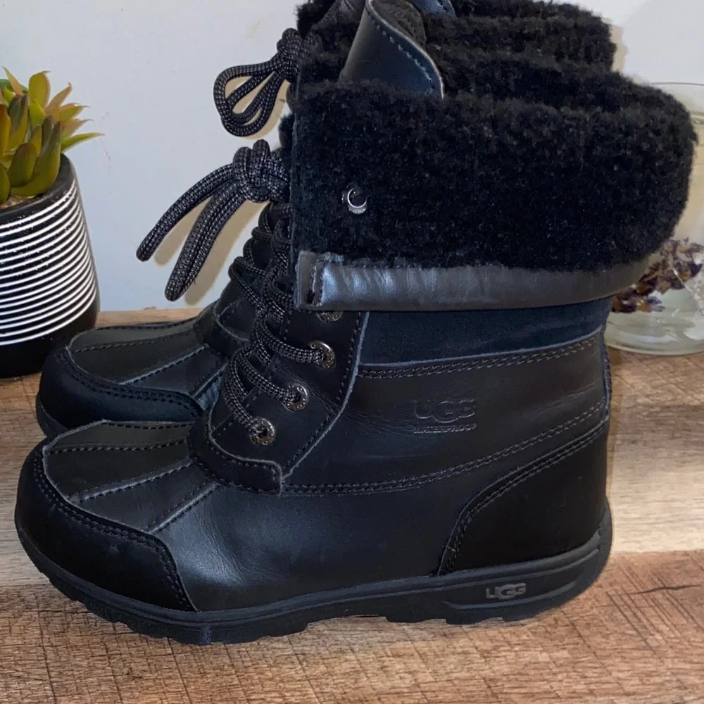 UGG title kids